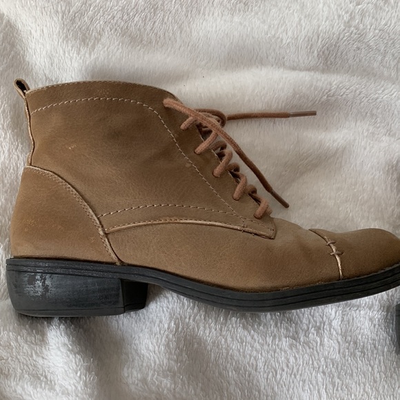 Sam & Libby Suede Feel Lace Up Tan Boots - Picture 3 of 9